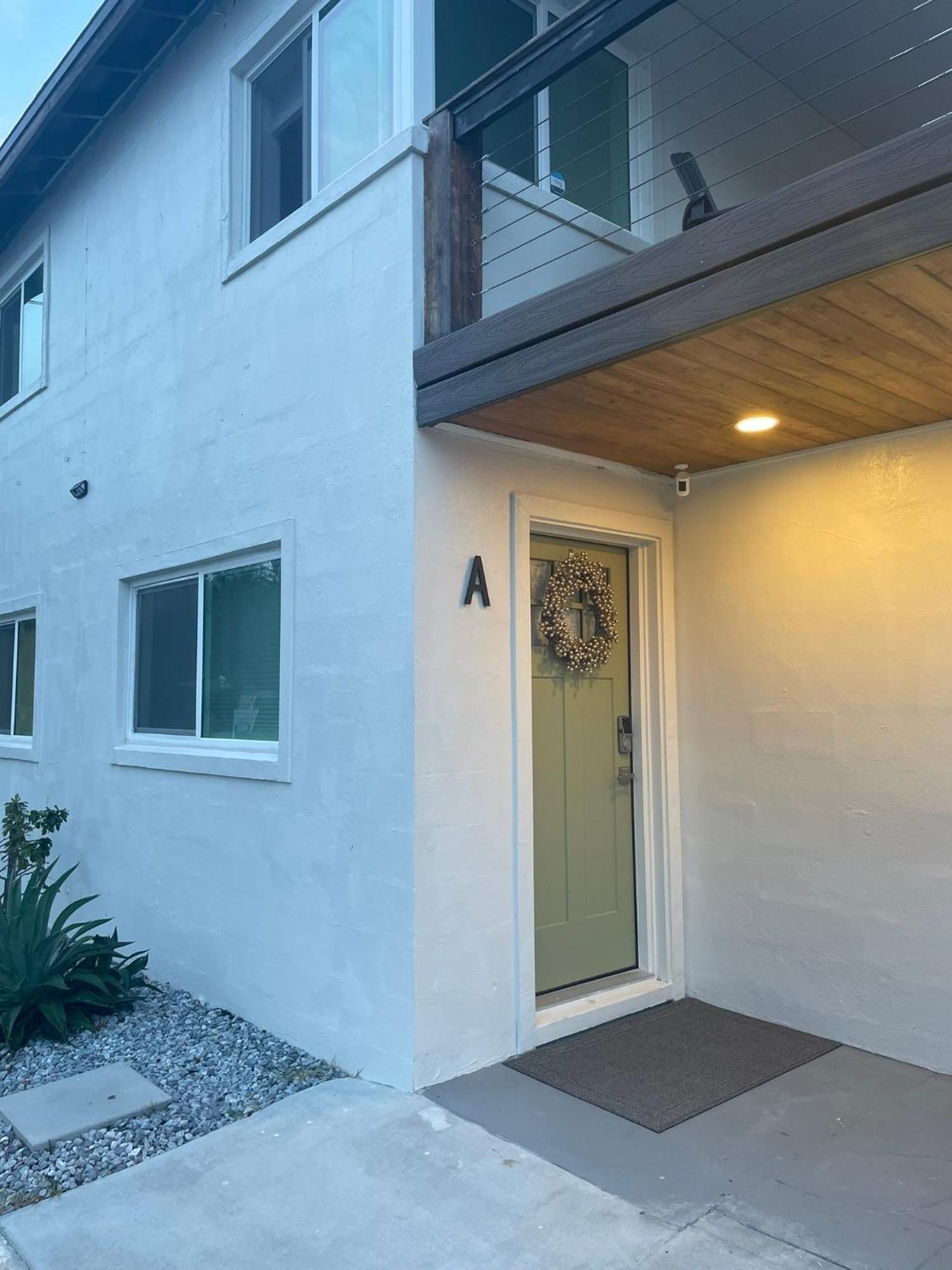 Shares Courtyard Luxury Apt - New! Rockledge Eksteriør billede