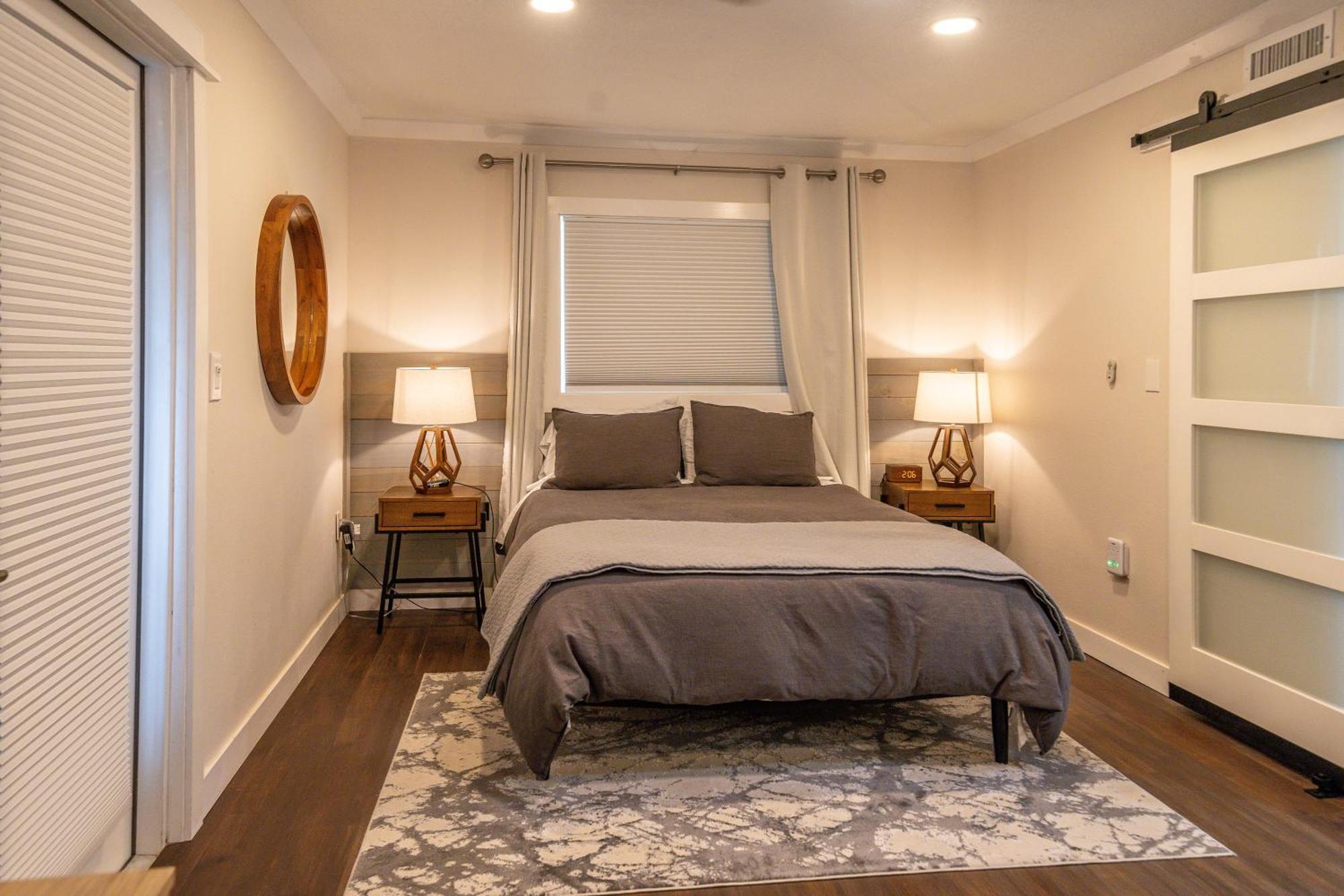 Shares Courtyard Luxury Apt - New! Rockledge Eksteriør billede